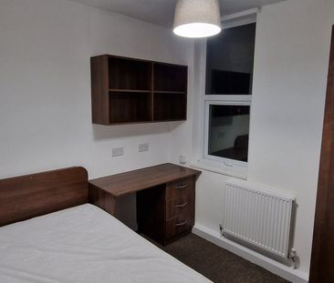 Room in a Shared House, Harold Place, LS6 - Photo 2