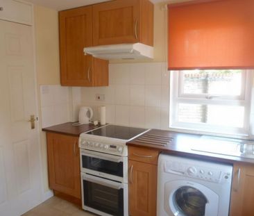 3 bedroom semi-detached house to rent - Photo 6