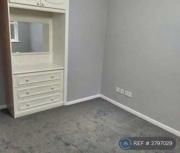 3 bedroom flat to rent - Photo 2