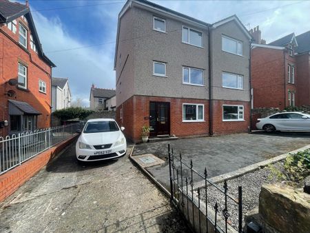 2 bedroom flat to rent - Photo 3
