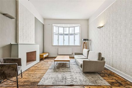 EXCLUSIVELY MANAGED BY SAVILLS. PET FRIENDLY. HMO APPROVED. A lovely two bed apartment on Bathurst Street - Photo 2