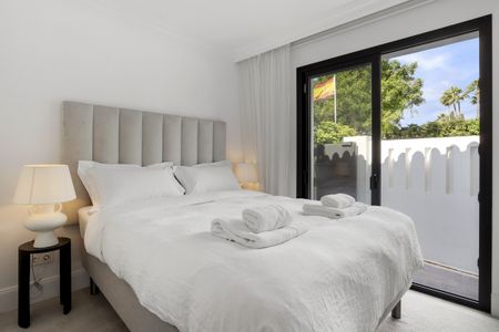 Detached Villa · Nueva Andalucía - Photo 4