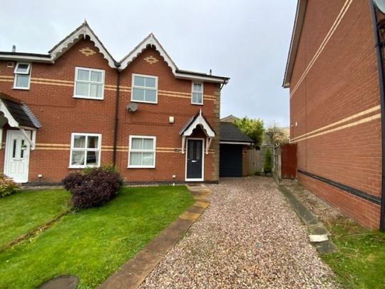 Consort Close, Dukinfield - Photo 1