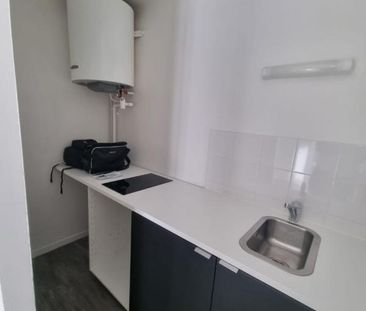 Location Appartement 1 pièce 29m² ISSY LES MOULINEAUX 92130 - Photo 2