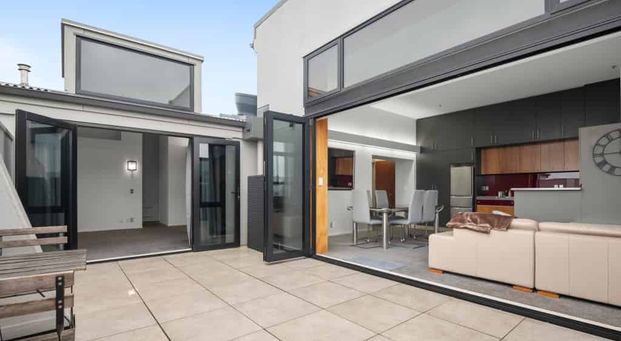 Spacious and Light Filled in the Historic George Court! - Photo 1