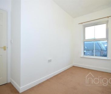 3 bedroom terraced house to rent - Photo 4