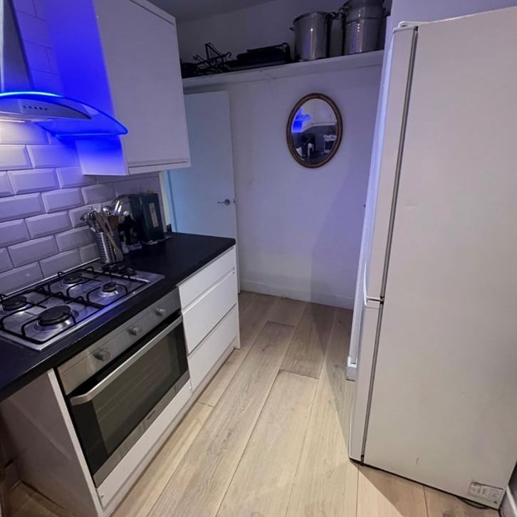 Room in a Shared Flat, Hammersmith Grove, W6 - Photo 1