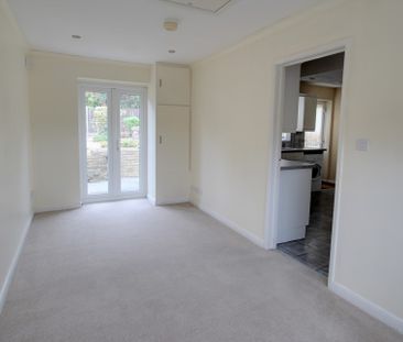 3 bed detached bungalow to rent in Fairhaven Road, Leicester, LE7 - Photo 2