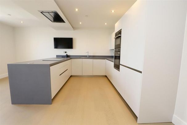 4 bedroom terraced house to rent - Photo 1