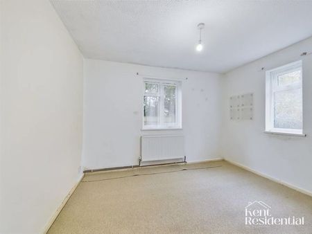 1 bed flat to rent in Sir Evelyn Road, Rochester, ME1 - Photo 2