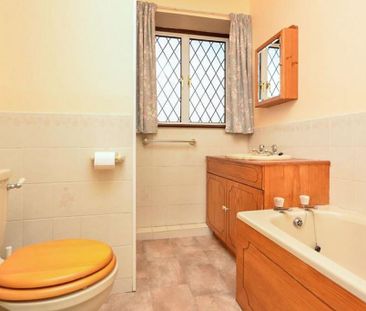 2 bedroom semi-detached house to rent - Photo 6