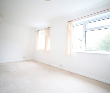 1 Bed Flat, Windlesham Gardens, BN1 - Photo 6