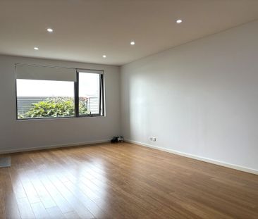 Modern 1-Bedroom Apartment in Earlwood - Photo 4