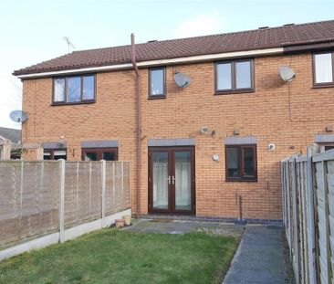 2 bedroom mews to rent - Photo 1