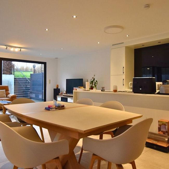 Moderne villa te huur in Vlezenbeek voor € 1.850 met 3 slaapkamers - Photo 1