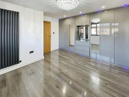 3 bedroom semi-detached house to rent - Photo 3