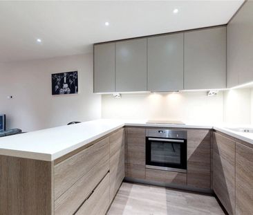 14 Boulevard Drive, Beaufort Park, London, NW9 - Photo 6