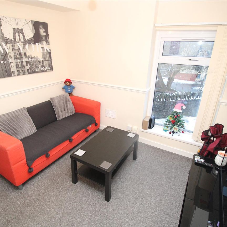 Flat For Rent 1 Stow Hill, Pontypridd - Photo 1