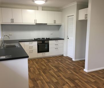 Duplex Located in Rossmoyne High School and Oberthur Primary School... - Photo 4