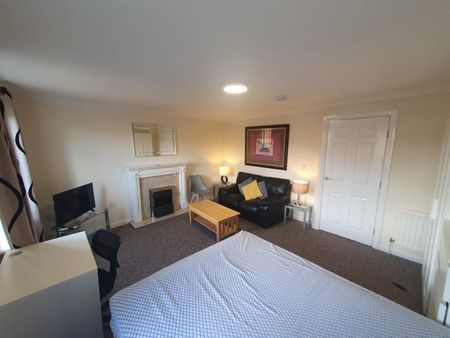 Hazel Grove, Bristol - Photo 5