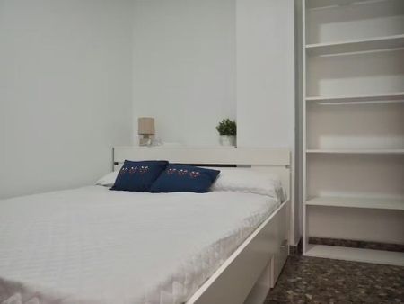 Carrer de Vicente la Roda, Valencia, Valencian Community 46011 - Foto 2