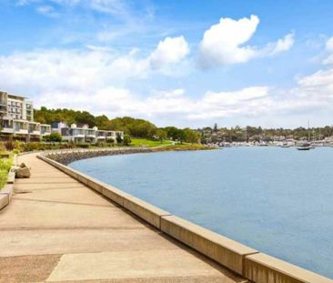 Entertainers Courtyard Apartment....This Is Living !! - Photo 5