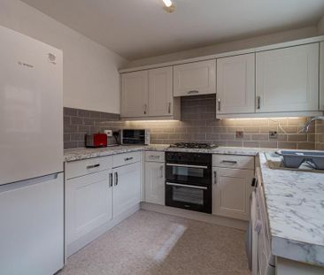 2 bedroom end of terrace house to rent - Photo 4