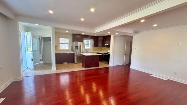 For Lease - 435 Cummer Avenue Unit# (1 Lvl), Toronto, Ontario - Photo 1