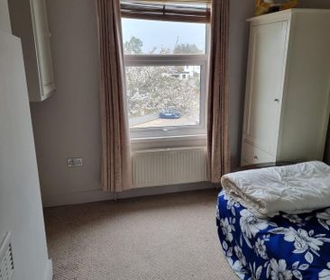1 bedroom in a house share to rent - Photo 4