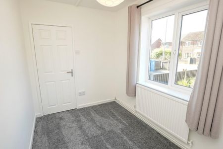 2 bed Flat for Rent - Photo 5