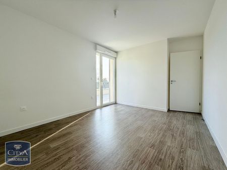 Location Appartement 4 pièces 84m² JOUE LES TOURS 37300 - Photo 2
