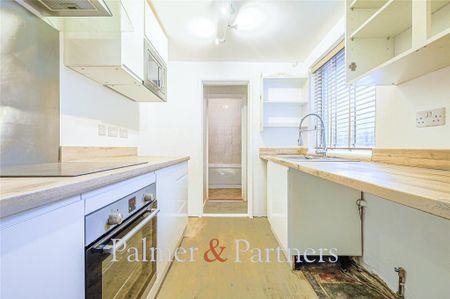 3 bedroom terraced house to rent - Photo 2