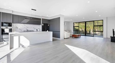 Stunning Brand-New Family Home with Marina Views in Gulf Harbour - Photo 3