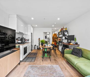 Stylish One-Bedroom Apartment in Prime Location - Photo 1