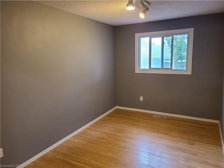 For Lease - 75 Pepperwood Crescent, Kitchener, Ontario - Photo 4