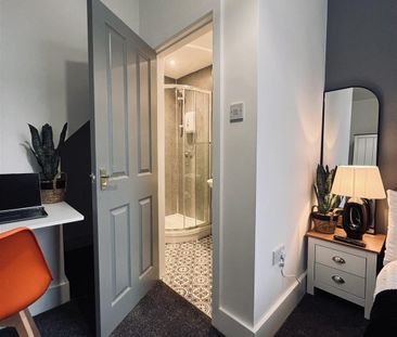 2 bedroom end of terrace house to rent - Photo 6