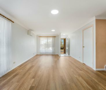 2/8 Owen Stanley Rd, Glenfield NSW - Photo 4