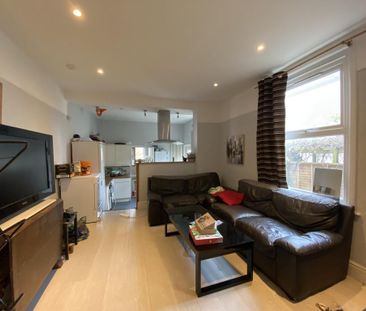 7 bedroom semi-detached house to rent - Photo 1