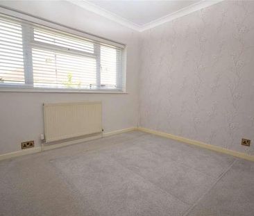 Nelson Road, Rainham, Essex, RM13 - Photo 2