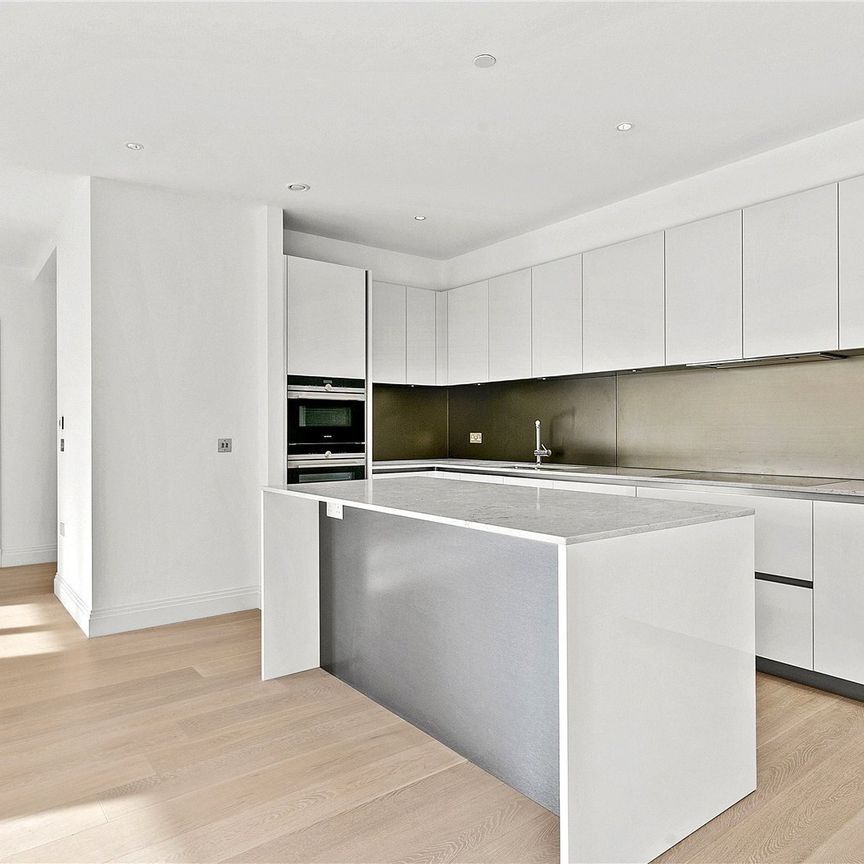 Camera House, Pinewood Gardens, Teddington, Middlesex, TW11 - Photo 1