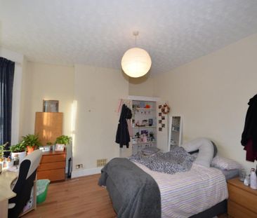 4 bedroom terraced house to rent - Photo 3