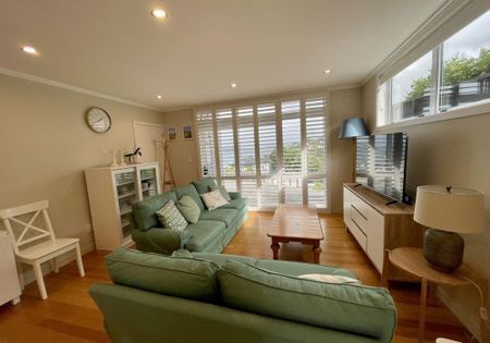 Two bedroom unit with Harbour Views - Photo 3