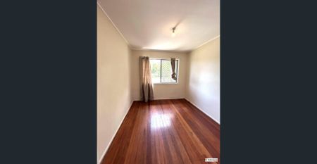 Fantastic Family home With Great Location! - Photo 4