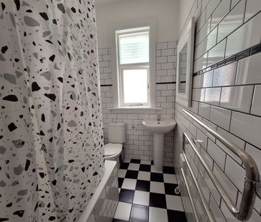 Retro in The Brooklyn - Photo 1