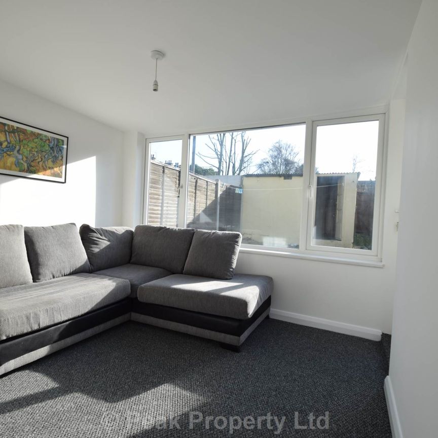 ROOM 6 - Excellent Location Close to Hospital - Westborough Road - Photo 1