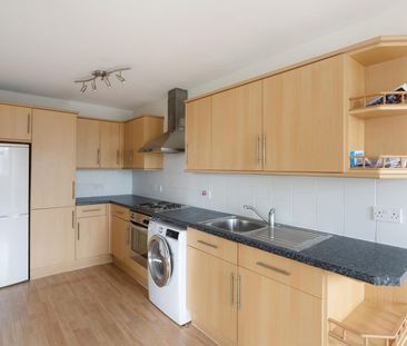 2 Bed Flat - Photo 6