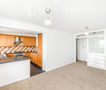 2 bedroom flat to rent Trinity Green - Photo 6