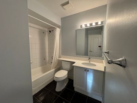 For Lease - 10561 Bayview Avenue, Richmond Hill, Ontario - Photo 3