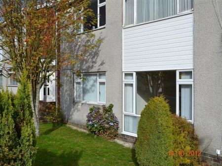 Rowanhill Place, Kilmarnock - Photo 2