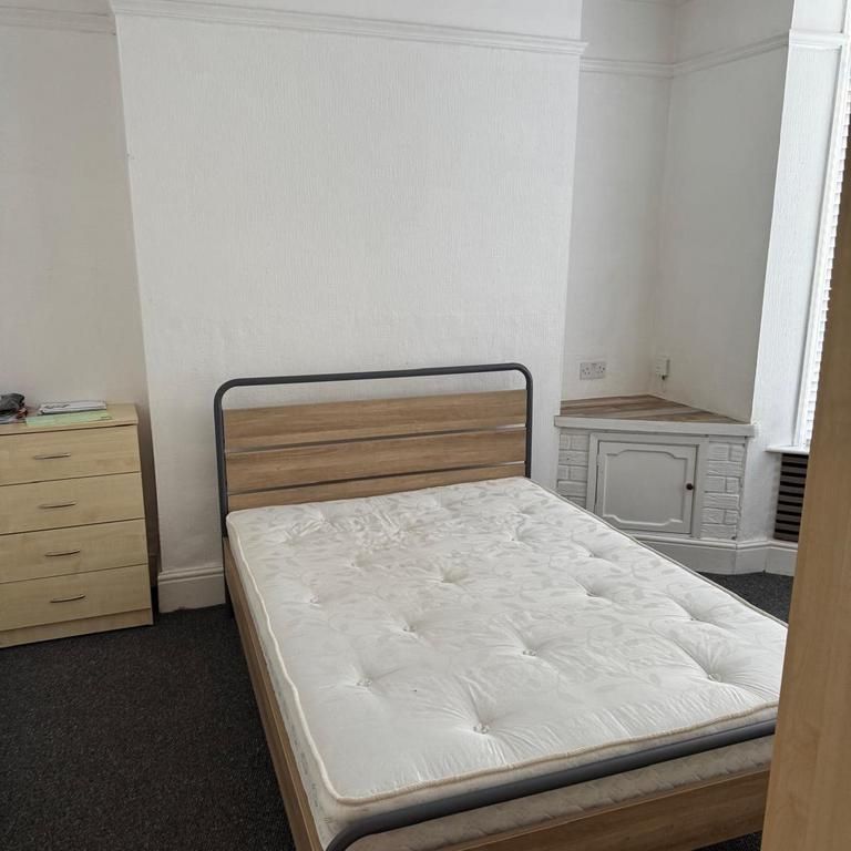 4 bedroom house to rent - Photo 1